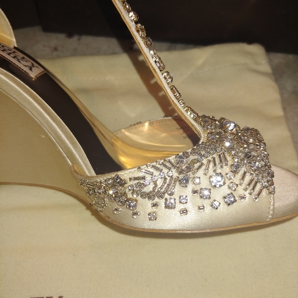 NIB Badgley Mischka Crystal Wedge Sandals - Picture 4 of 8